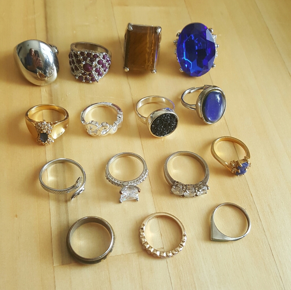 Collection of Rings - Picture 2 of 10